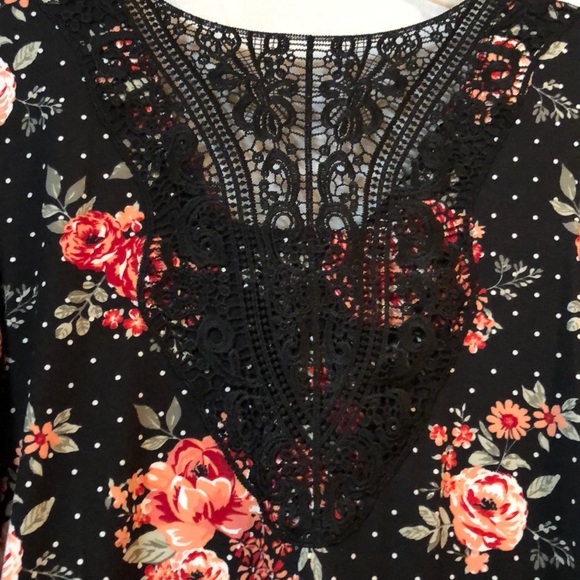 Ladies size medium top - Picture 5 of 13